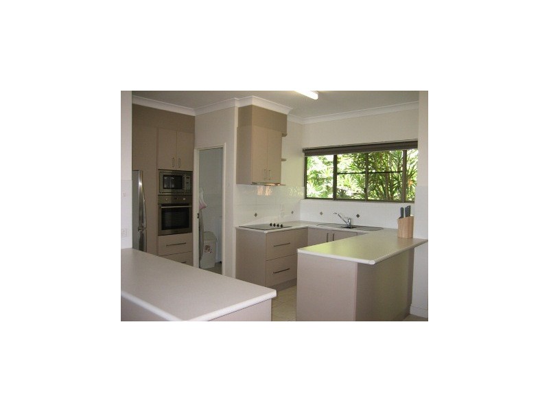 7/2 Eshelby Drive, Cannonvale QLD 4802