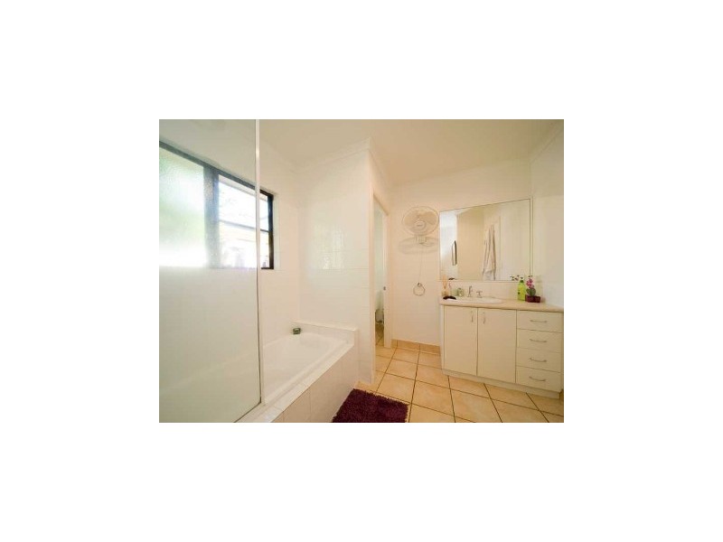 17/16 Beach Road, Cannonvale QLD 4802