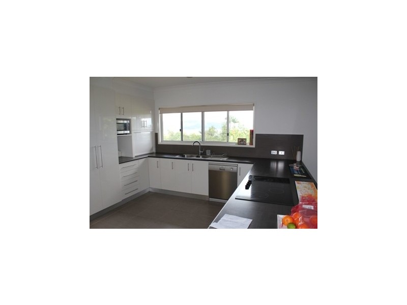 60 Eshelby Drive, Cannonvale QLD 4802