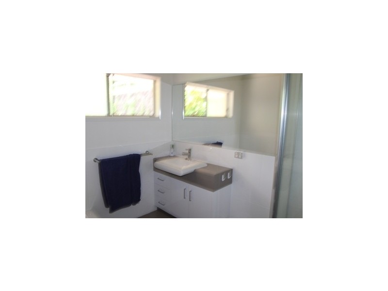 60 Eshelby Drive, Cannonvale QLD 4802