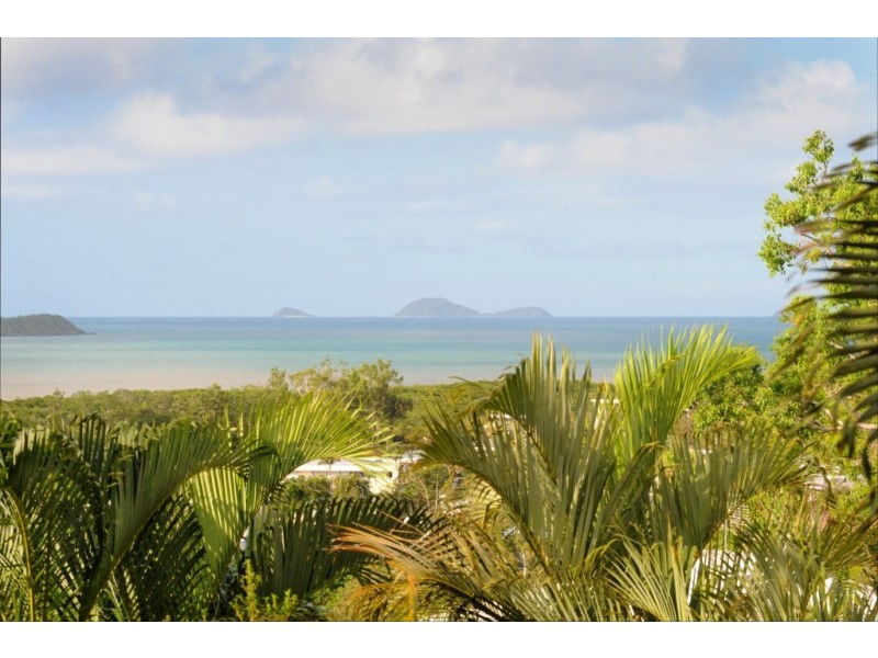 4 Daydream Court, Cannonvale QLD 4802