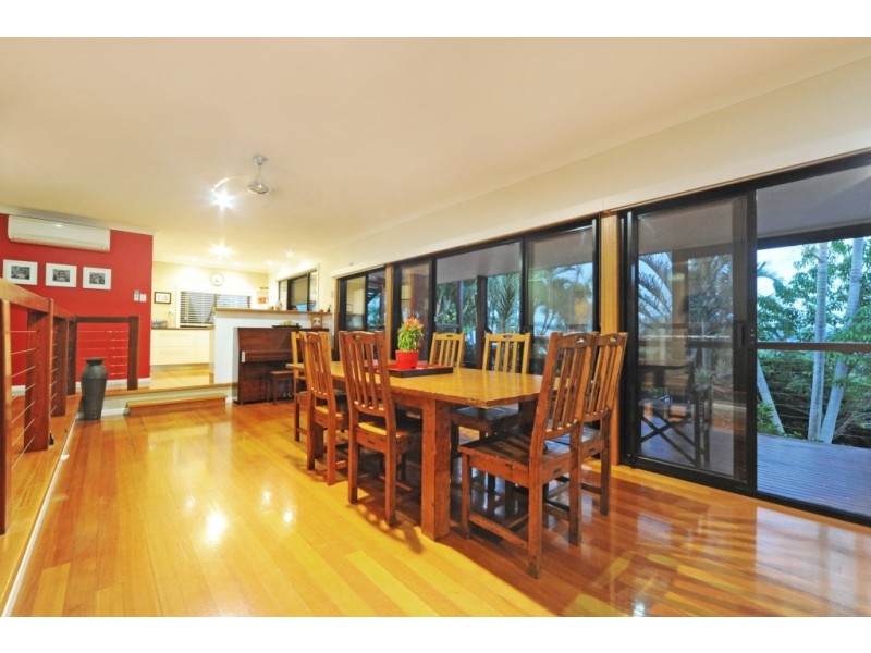 4 Daydream Court, Cannonvale QLD 4802