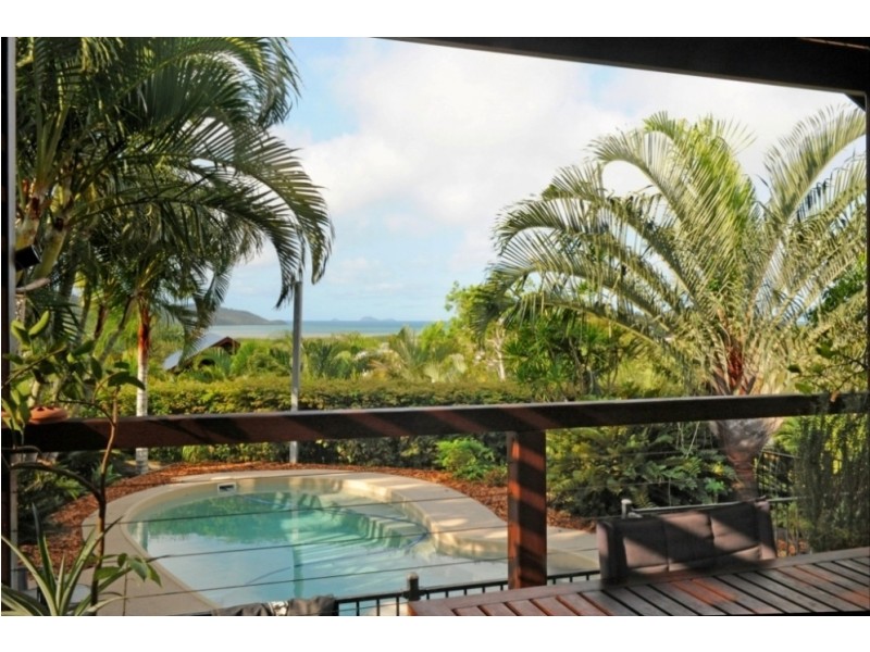 4 Daydream Court, Cannonvale QLD 4802