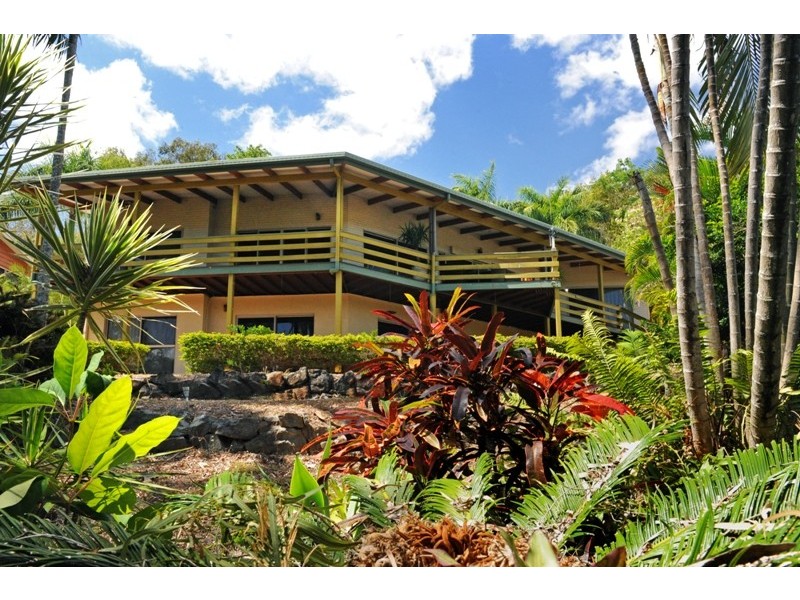 7 Country Road, Cannonvale QLD 4802