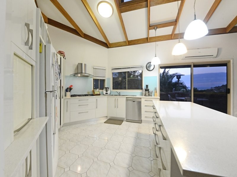 7 Country Road, Cannonvale QLD 4802