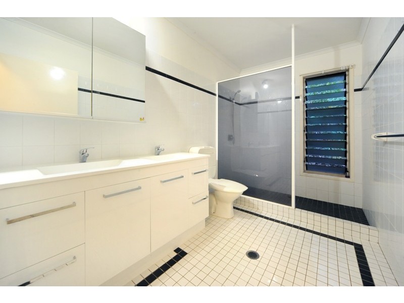 7 Country Road, Cannonvale QLD 4802