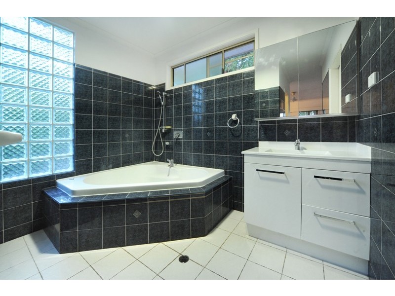 7 Country Road, Cannonvale QLD 4802
