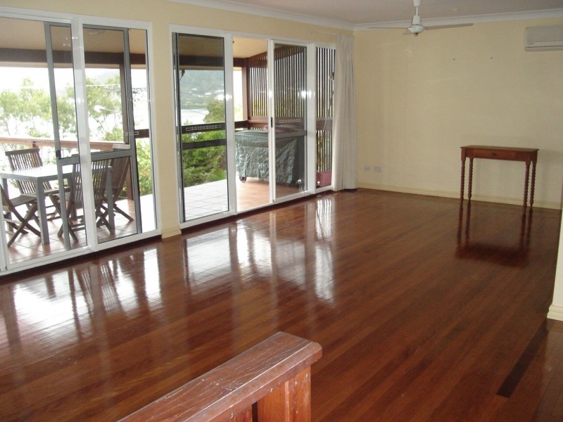 12 Coral Esplanade, Cannonvale QLD 4802