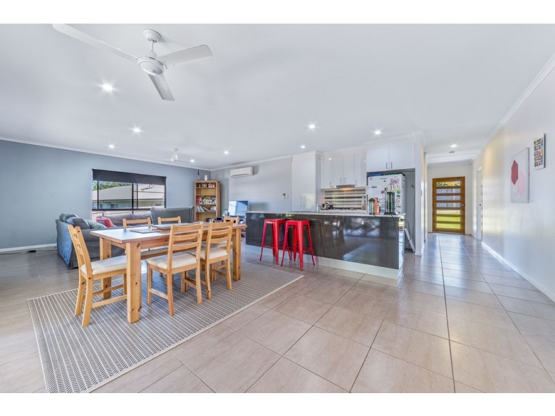 5 Jonquill Court, Cannonvale QLD 4802
