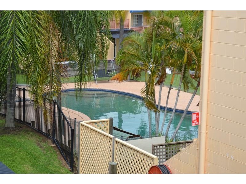 2/11 Island Drive, Cannonvale QLD 4802