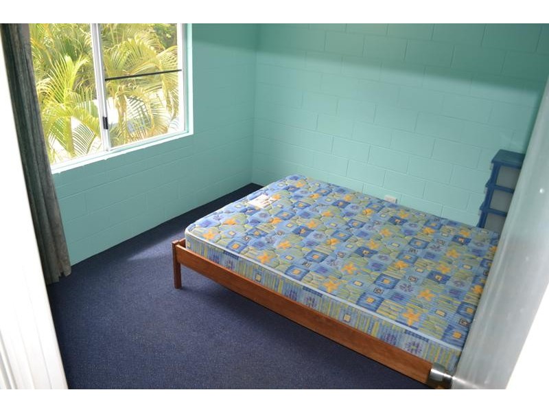 2/11 Island Drive, Cannonvale QLD 4802