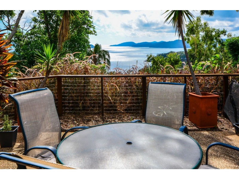 13/3 Banksia Court, Sunset Waters, Hamilton Island QLD 4803