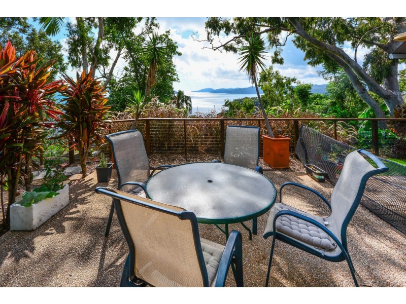 13/3 Banksia Court, Sunset Waters, Hamilton Island QLD 4803