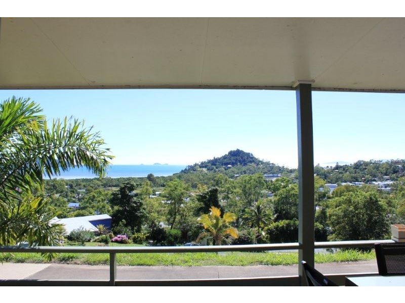 5 Katoota Court, Cannonvale QLD 4802