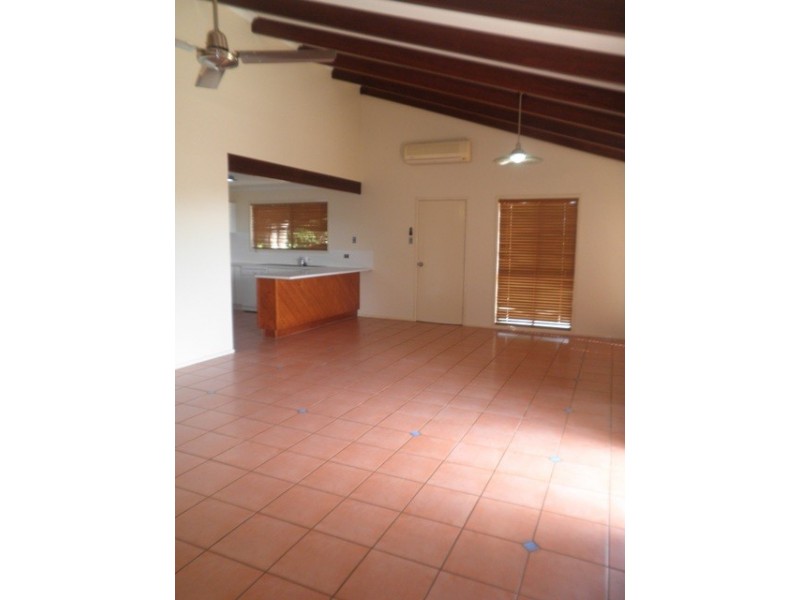 5 Katoota Court, Cannonvale QLD 4802