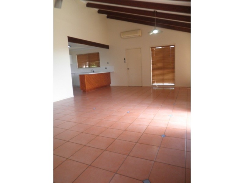 5 Katoota Court, Cannonvale QLD 4802