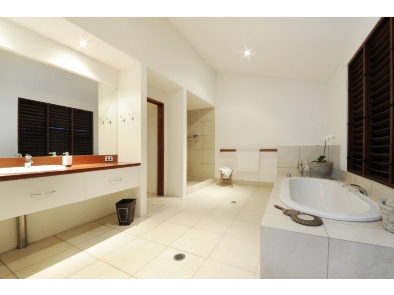 58 Ridgeview Road, Cannonvale QLD 4802