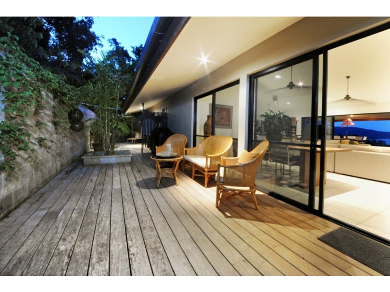58 Ridgeview Road, Cannonvale QLD 4802