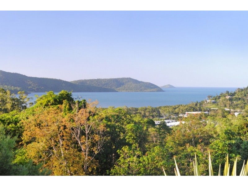 58 Ridgeview Road, Cannonvale QLD 4802