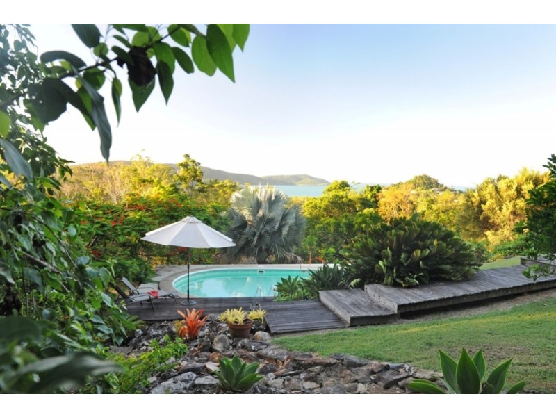58 Ridgeview Road, Cannonvale QLD 4802