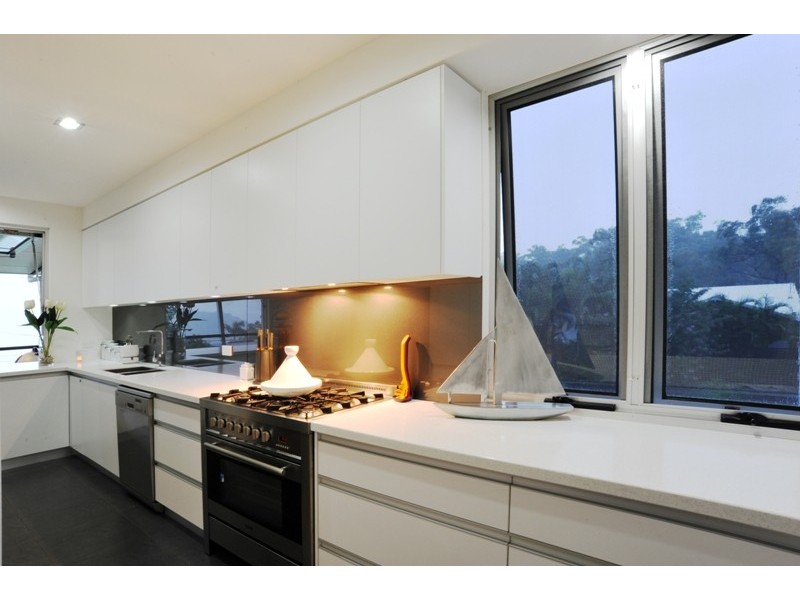 5 Harbour Avenue, Shute Harbour QLD 4802