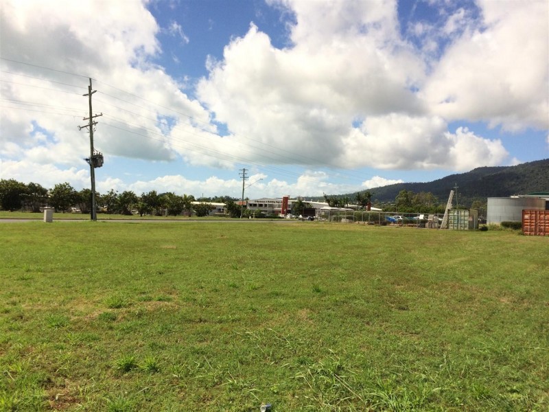 1 Myer Lasky Drive, Cannonvale QLD 4802
