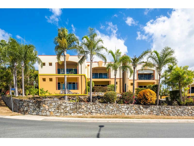 3/24 Island Drive, Cannonvale QLD 4802