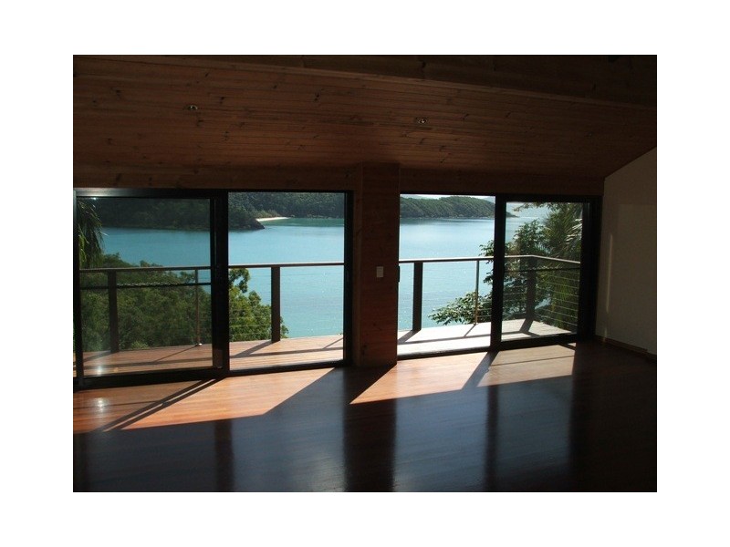 5 Warrain Street, Shute Harbour QLD 4802