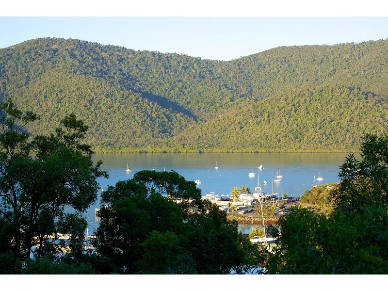 9 Neerim Crescent, Shute Harbour QLD 4802