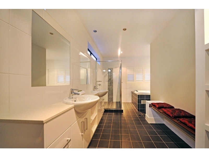 14 Stonehaven Court, Airlie Beach QLD 4802