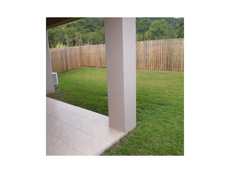 2/47 Endeavour Circuit, Cannonvale QLD 4802