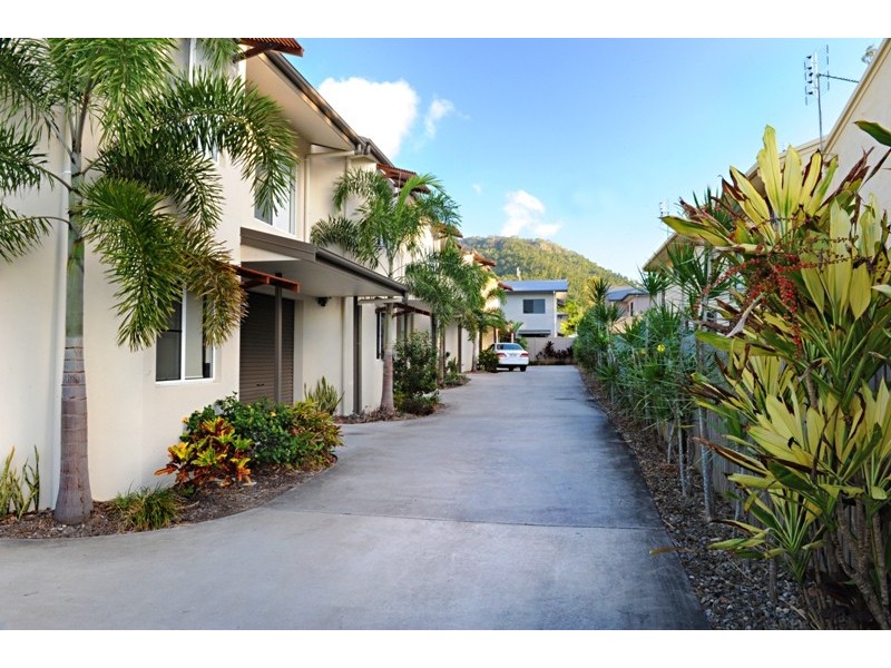 2/6 Salmon Court, Cannonvale QLD 4802