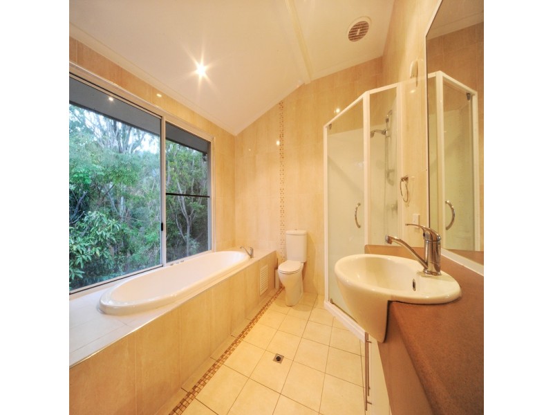 2/6 Salmon Court, Cannonvale QLD 4802