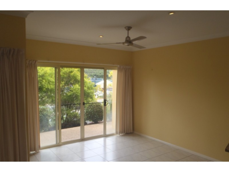 2/152 Shute Harbour Road, Cannonvale QLD 4802