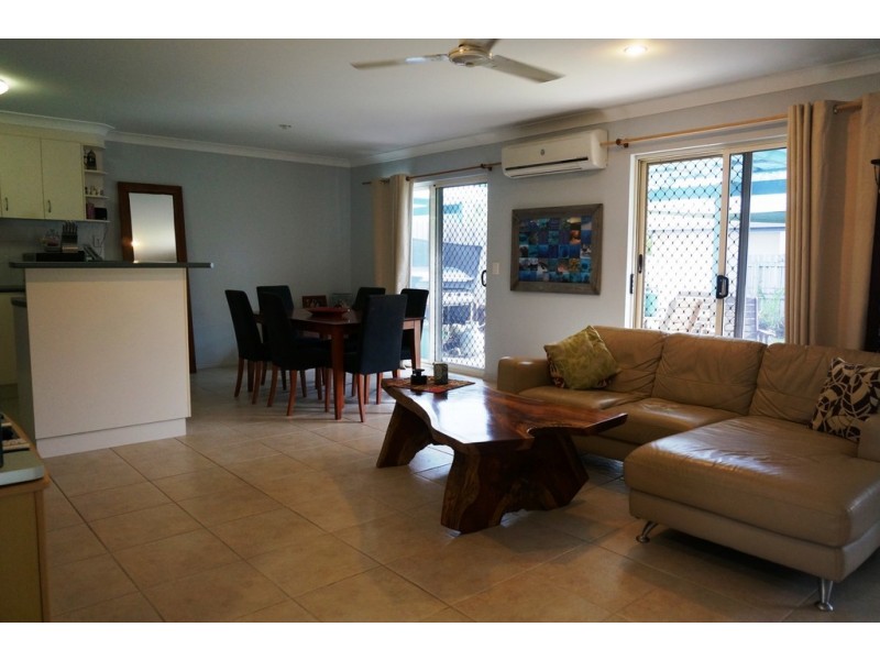 2/40 Banksia Court, Cannonvale QLD 4802