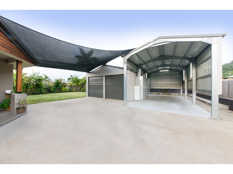 35 Valley Drive, Cannonvale QLD 4802