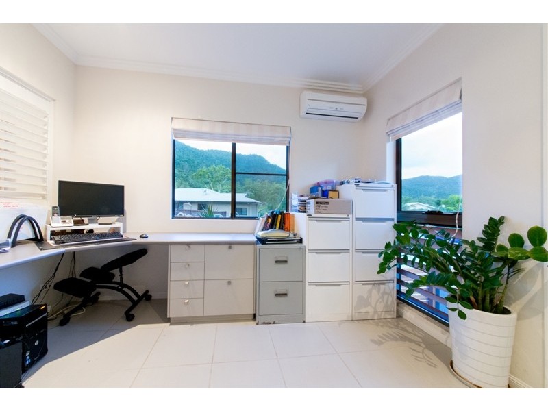 35 Valley Drive, Cannonvale QLD 4802