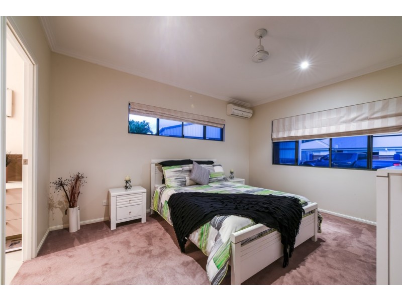 35 Valley Drive, Cannonvale QLD 4802