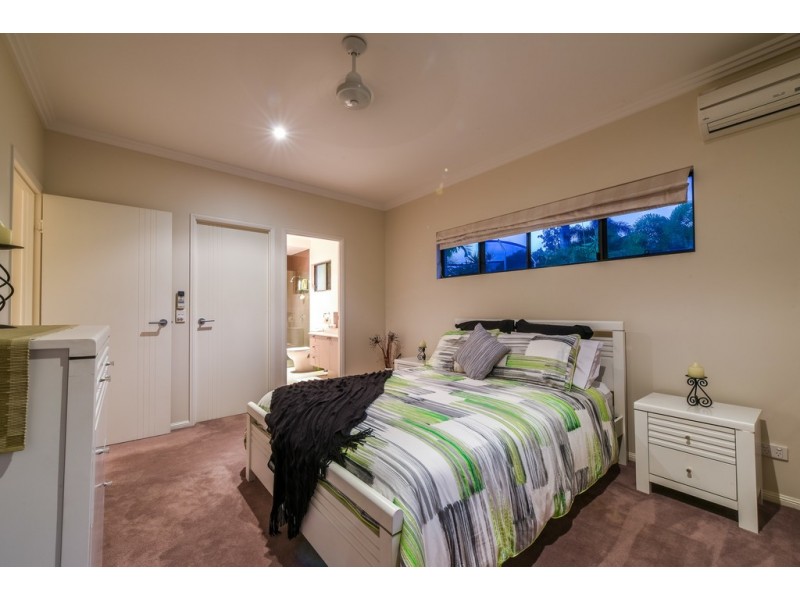 35 Valley Drive, Cannonvale QLD 4802