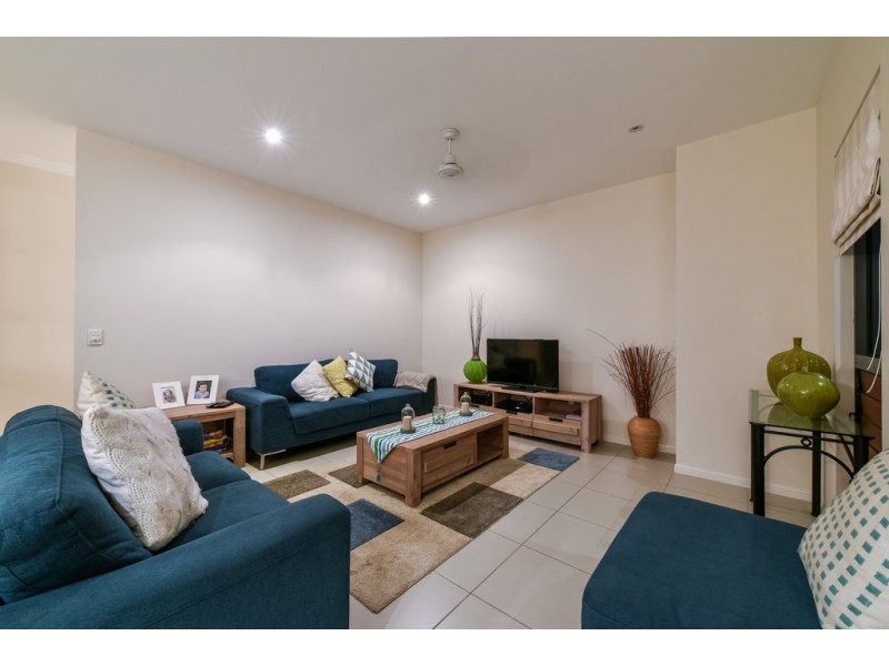 35 Valley Drive, Cannonvale QLD 4802