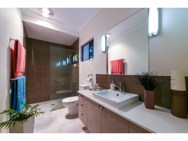 35 Valley Drive, Cannonvale QLD 4802