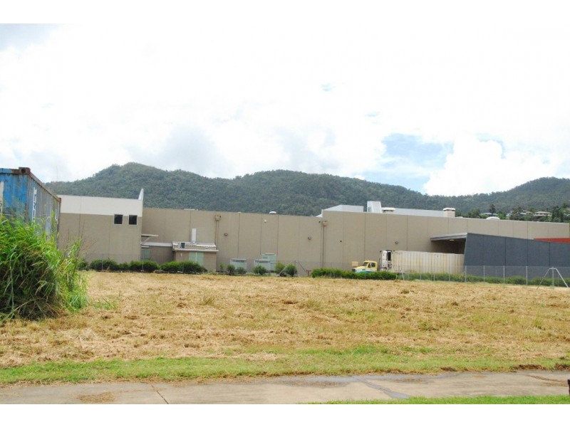 7 Myer Lasky Drive, Cannonvale QLD 4802