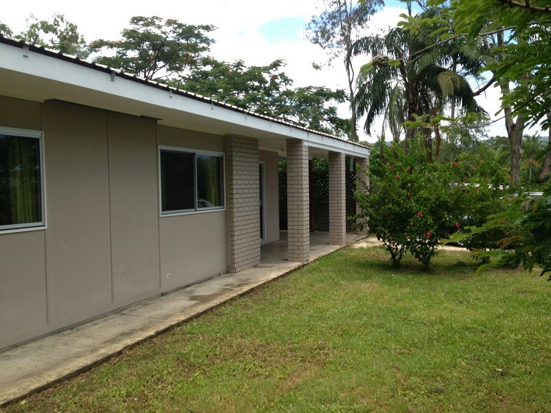 4 Adina street, Cannonvale QLD 4802