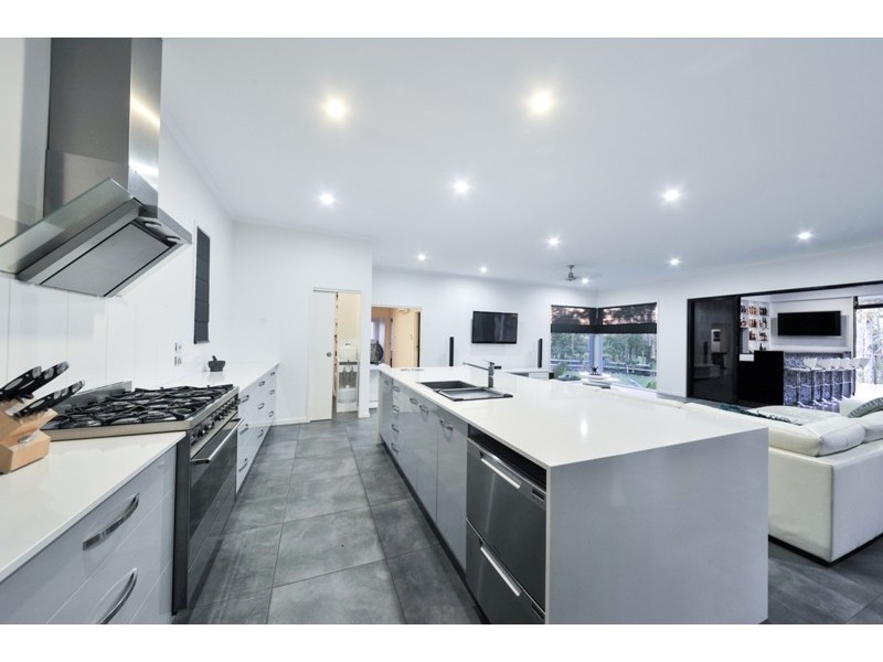 140 Kookaburra Drive, Cannon Valley QLD 4800