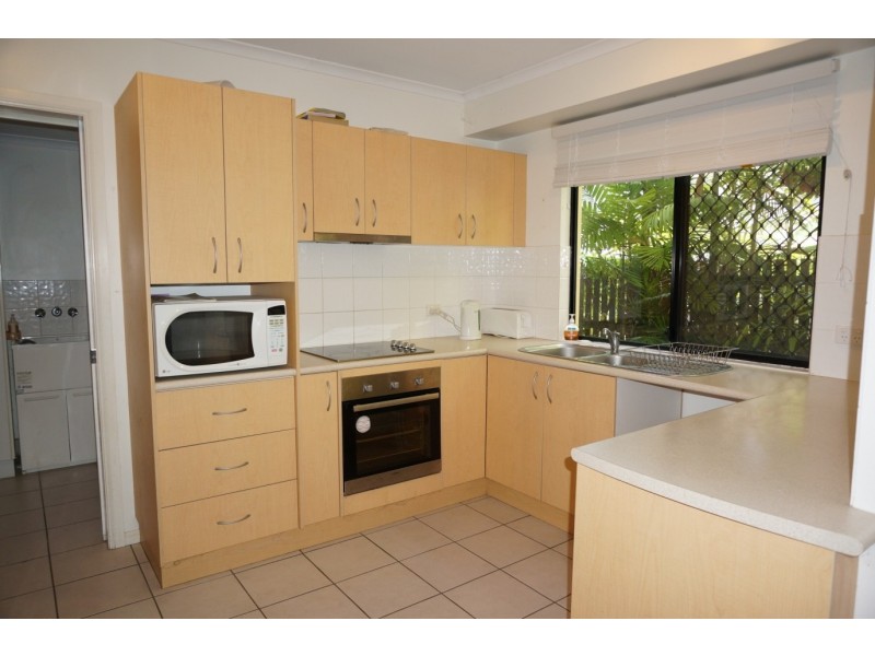 12/16 Royal Palms, Beach Road, Cannonvale QLD 4802