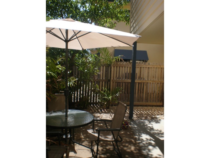 12/16 Royal Palms, Beach Road, Cannonvale QLD 4802