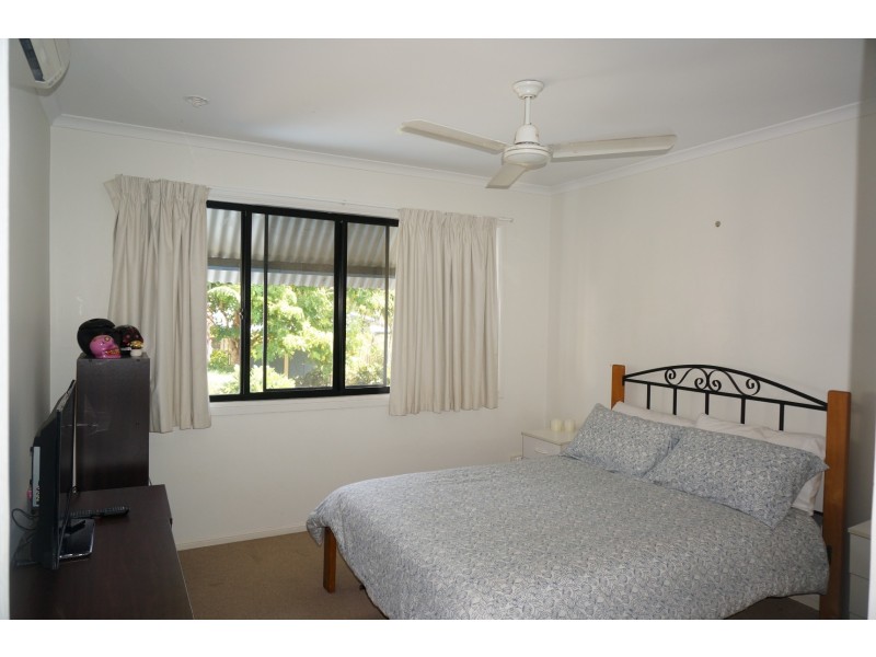 12/16 Royal Palms, Beach Road, Cannonvale QLD 4802