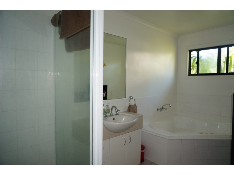 12/16 Royal Palms, Beach Road, Cannonvale QLD 4802