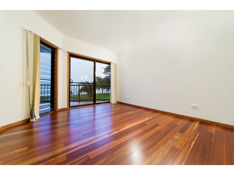 5/36 Coral Esplanade, Cannonvale QLD 4802