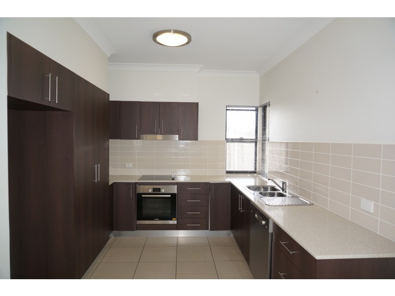 2/42 Endeavour Circut, Cannonvale QLD 4802